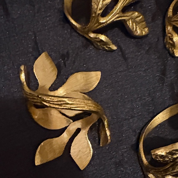 Gold Leaf Napkin Rings - Picture 5 of 8